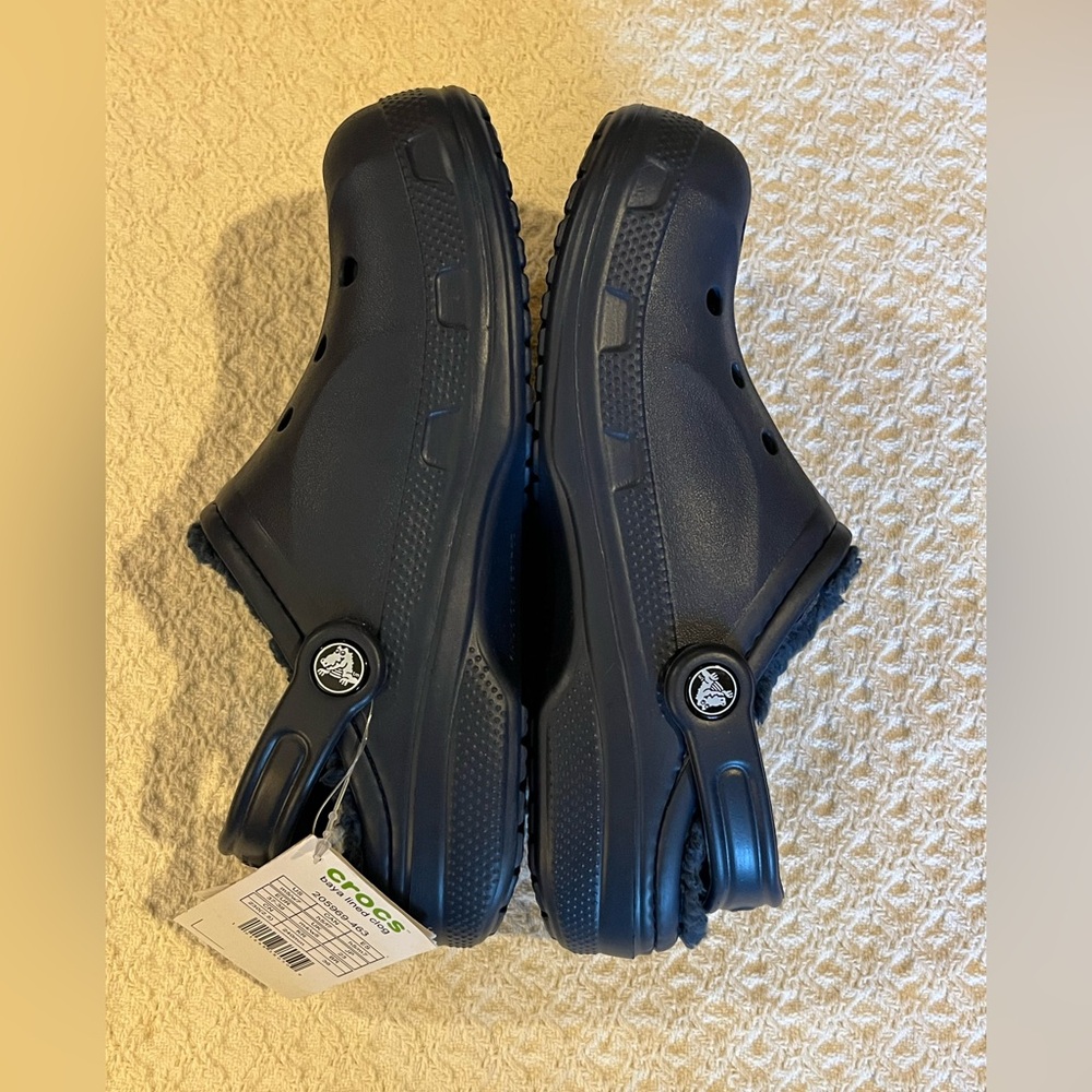 Warm Crocs, lined, navy blue. NWT. Size 7 women, or 5 men - Picture 6 of 9